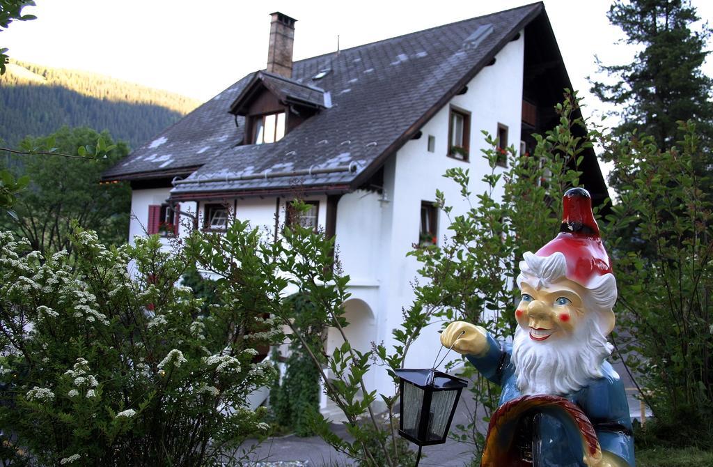 Chalet-Hotel Larix Davos Bagian luar foto