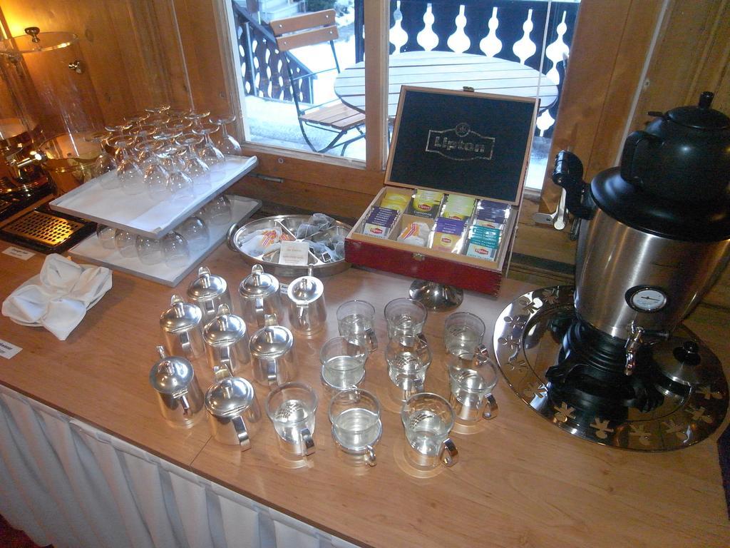 Chalet-Hotel Larix Davos Bagian luar foto