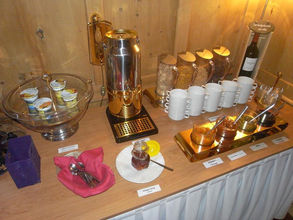 Chalet-Hotel Larix Davos Bagian luar foto