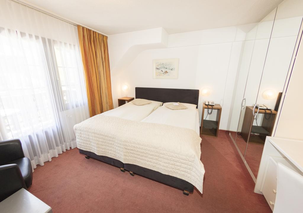 Chalet-Hotel Larix Davos Bagian luar foto