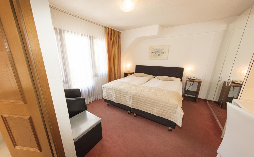 Chalet-Hotel Larix Davos Bagian luar foto