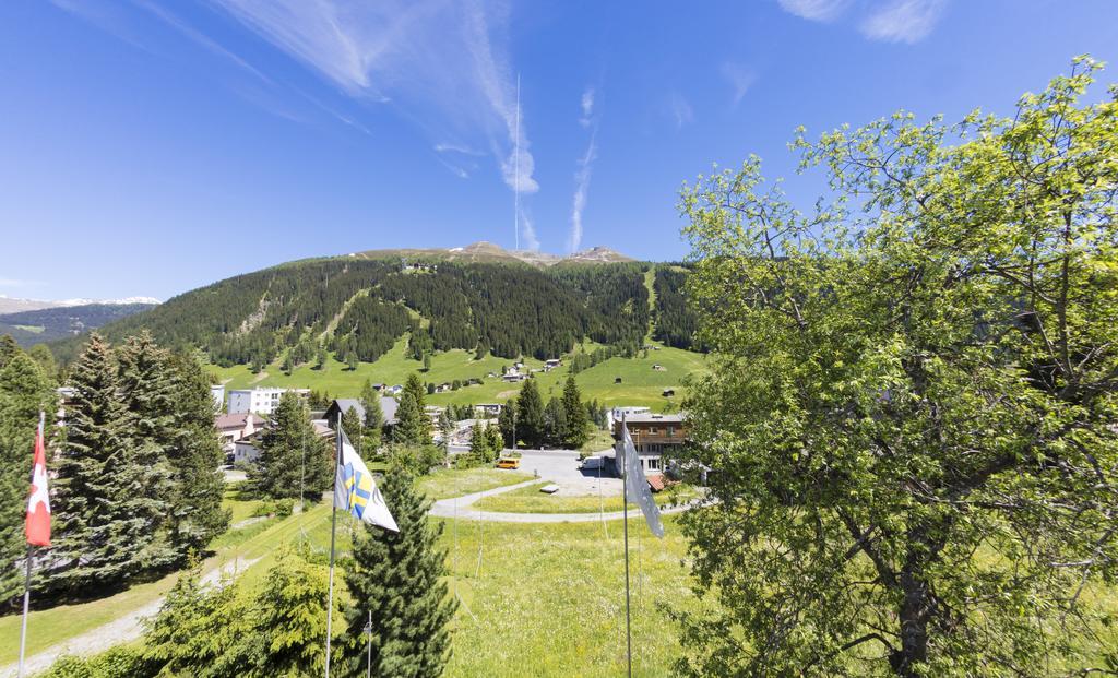 Chalet-Hotel Larix Davos Bagian luar foto